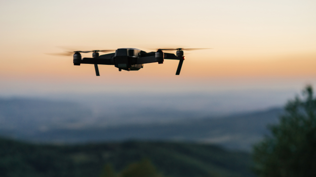 drone in volo - photonica